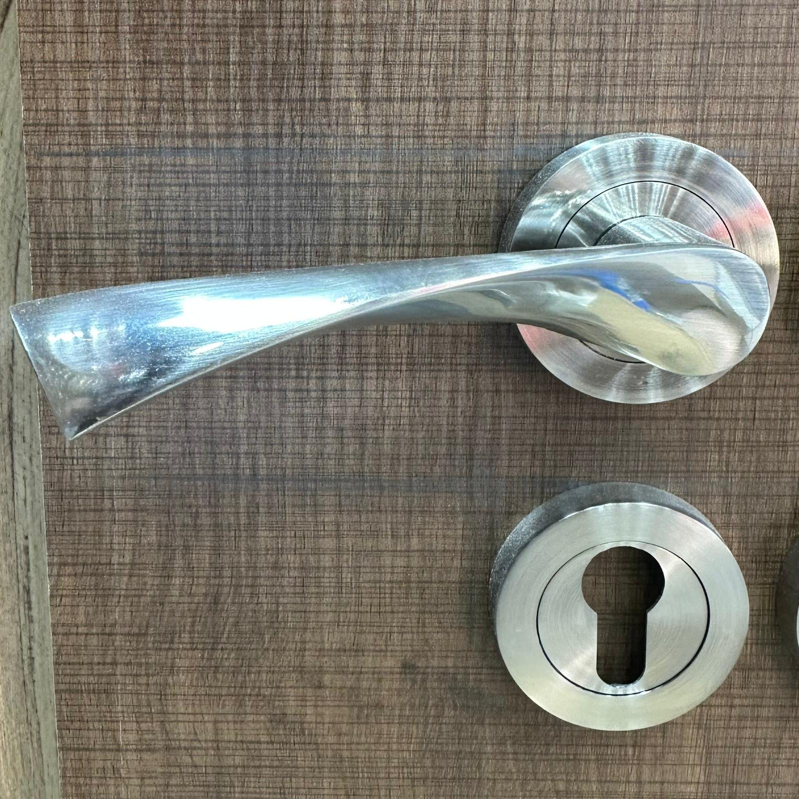 16 Premium Wooden Handle (MRL Type) - Image 1