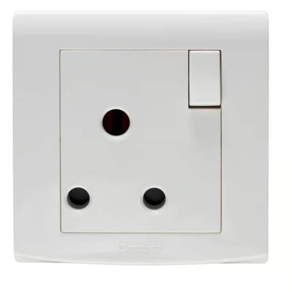 CRABTREE 15A round pin switched 1 gang skt