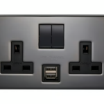CRABTREE13A 2 Gang DP Switched Socket with USB Outlets platinum