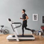 HORIZON FOLDING TREADMILL OMEGA Z GREY - Image 4