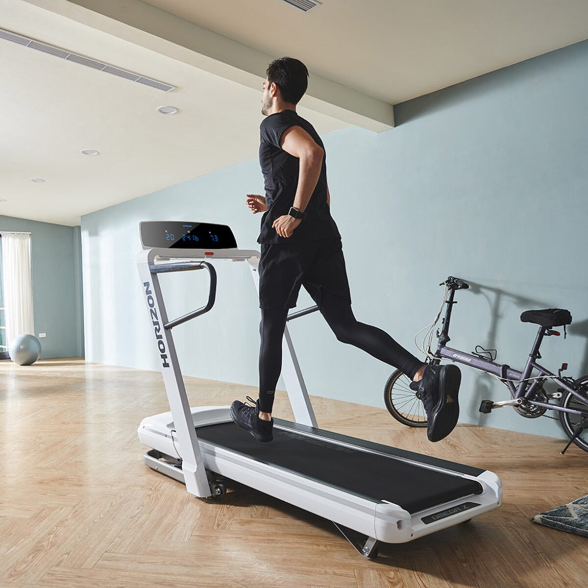 HORIZON FOLDING TREADMILL OMEGA Z : Powerful Folds Easy - Image 4