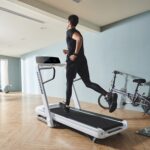HORIZON FOLDING TREADMILL OMEGA Z : Powerful Folds Easy - Image 4