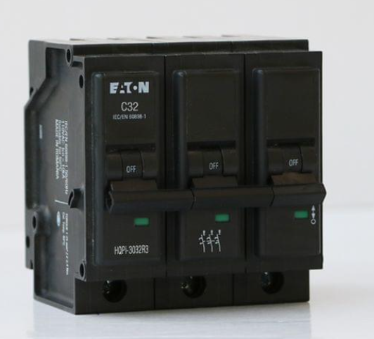 EATON MCB 32A 3P 3KA PLUG IN