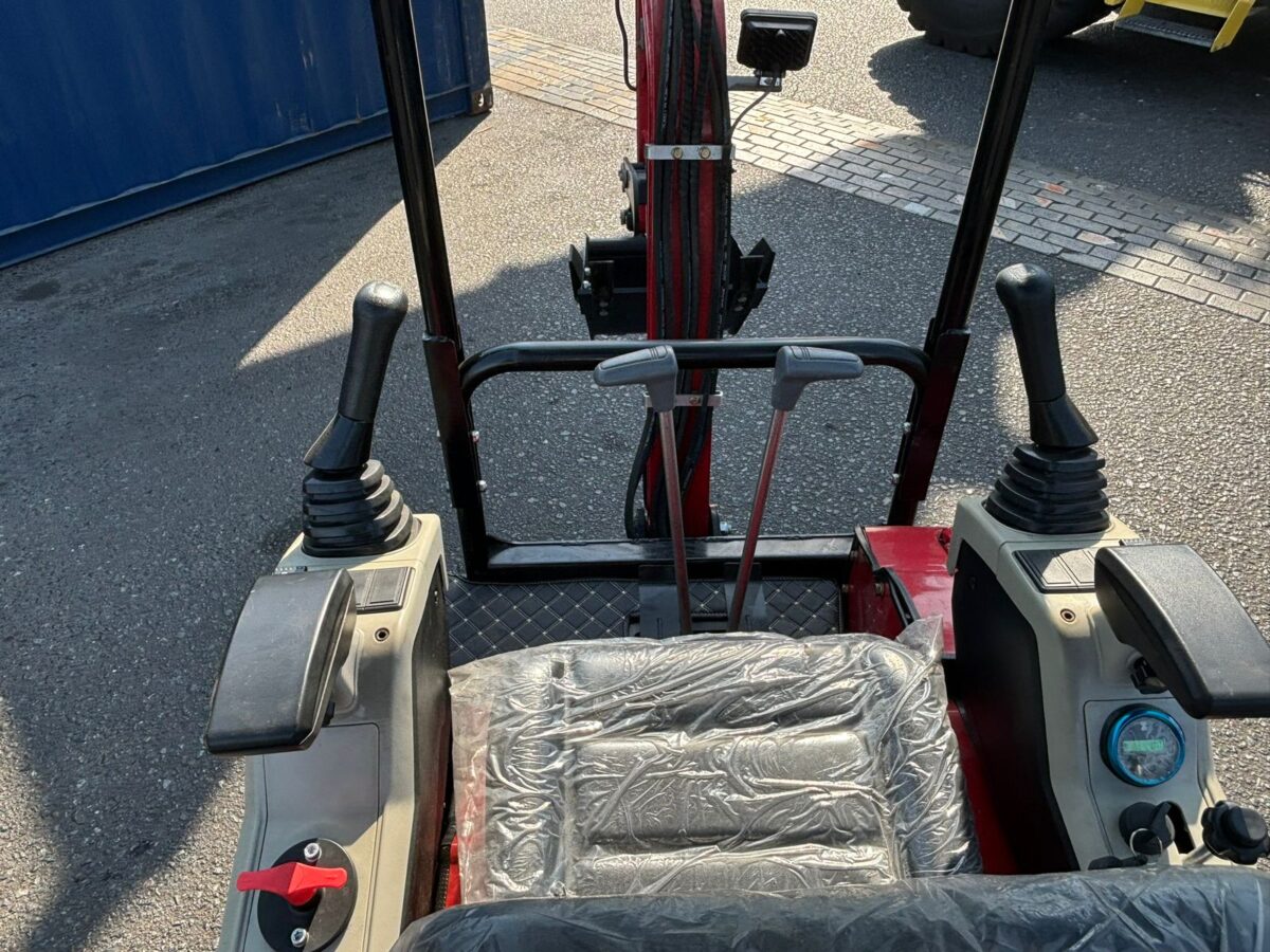 Zoompower 1.5 Ton Crawler Excavator X15 - Image 6