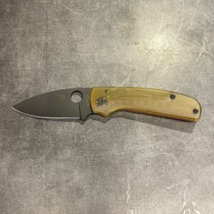 Spyderco Shaman Flytanium Scales Ultem Black Blade