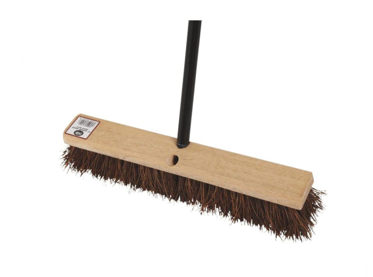 18" Premium Garage Sweep with Handle - Image 1