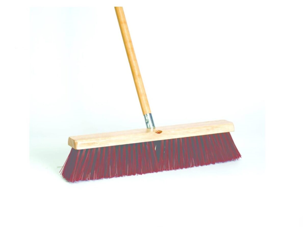 18" Premium Street Broom with handle - Image 1