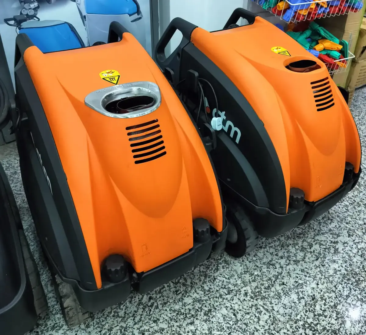 12 Kulombo Steam Generator – Orange Color - Image 1