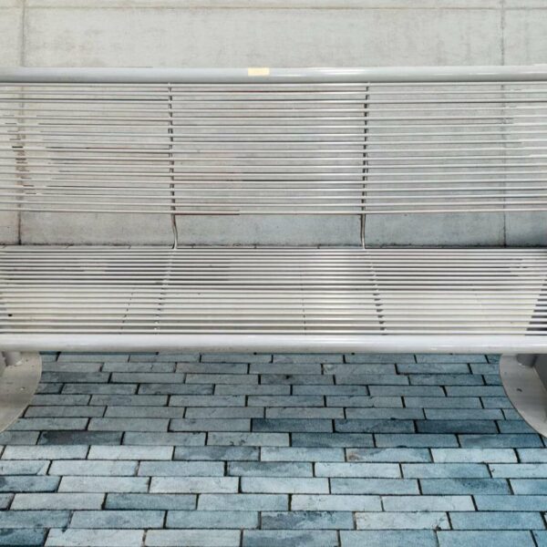 METAL OUTDOOR BENCH