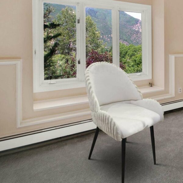 VELVET DINNING CHAIR