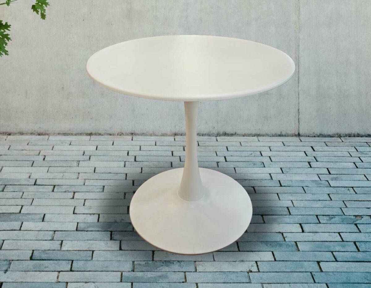 ROUND METAL TABLE - Image 1