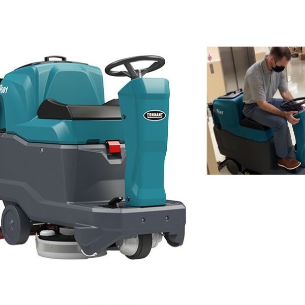 Tennant T581 Battery Powered Ride-On Floor Scrubber
