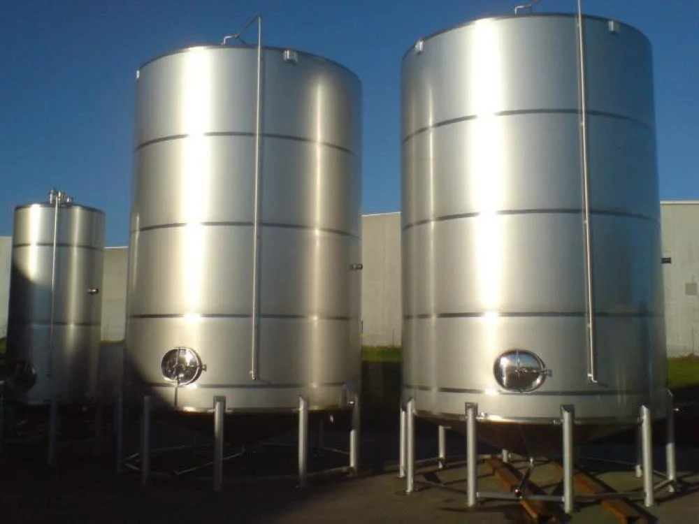 4 Stainless Steel Tanks - Image 1
