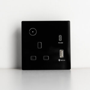 GoSmart Single Wallmount Socket With USB Wi-Fi - Black