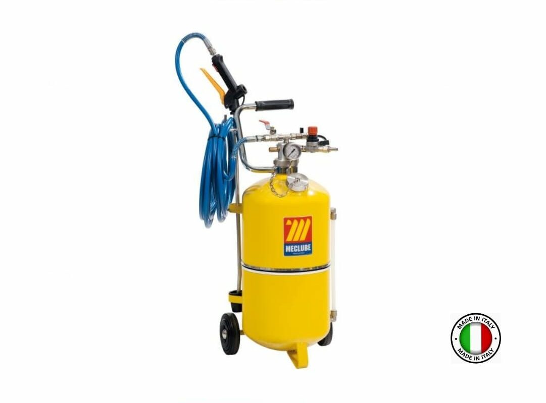 meclube39-e1707830440291.jpg Meclube Pneumatic Foam Pressure Sprayer - Image 1