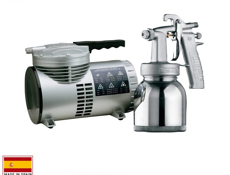 sagola-mini-comp-e1678290251144.jpg Mini Air Compressor with Gun for Varnishes and Primers - Sagola - Image 1