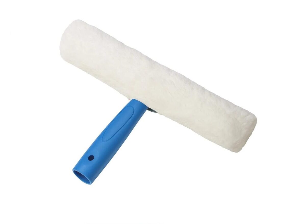 window-washer4.jpg Ettore 10" All Purpose Window Washer with Microfiber Sleeve - Image 1