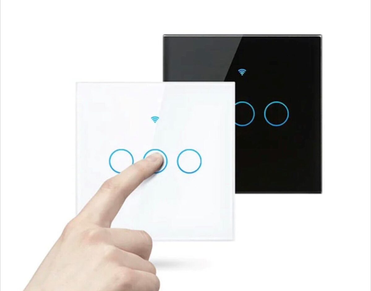 E31.jpg Smart light switch - 3 gang - Image 1